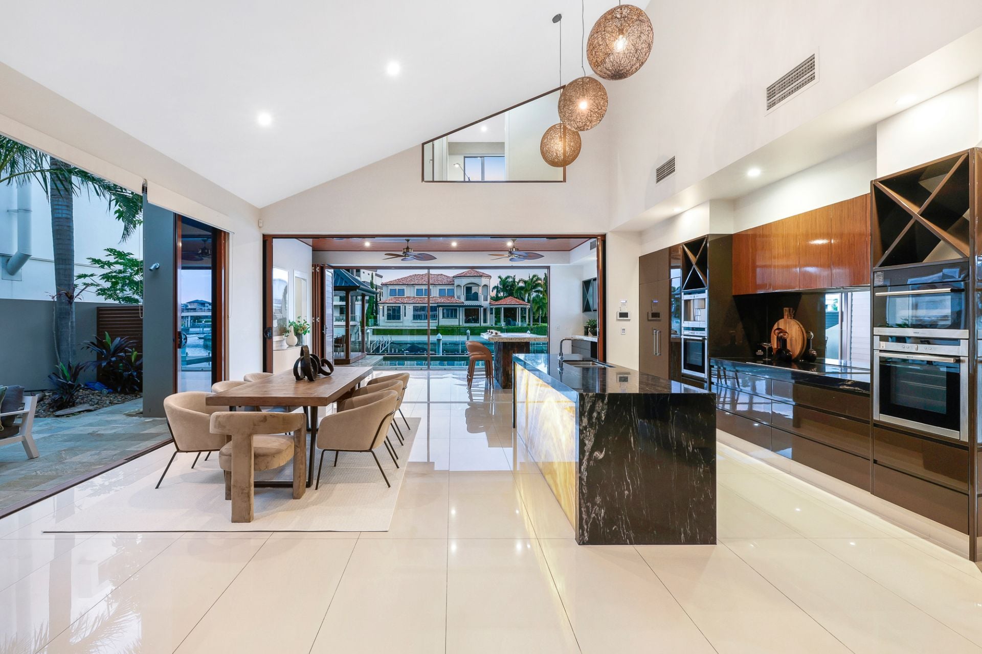 7 Royal Albert Crescent, Sovereign Islands QLD 4216, Sovereign Islands - Thumbnail 3