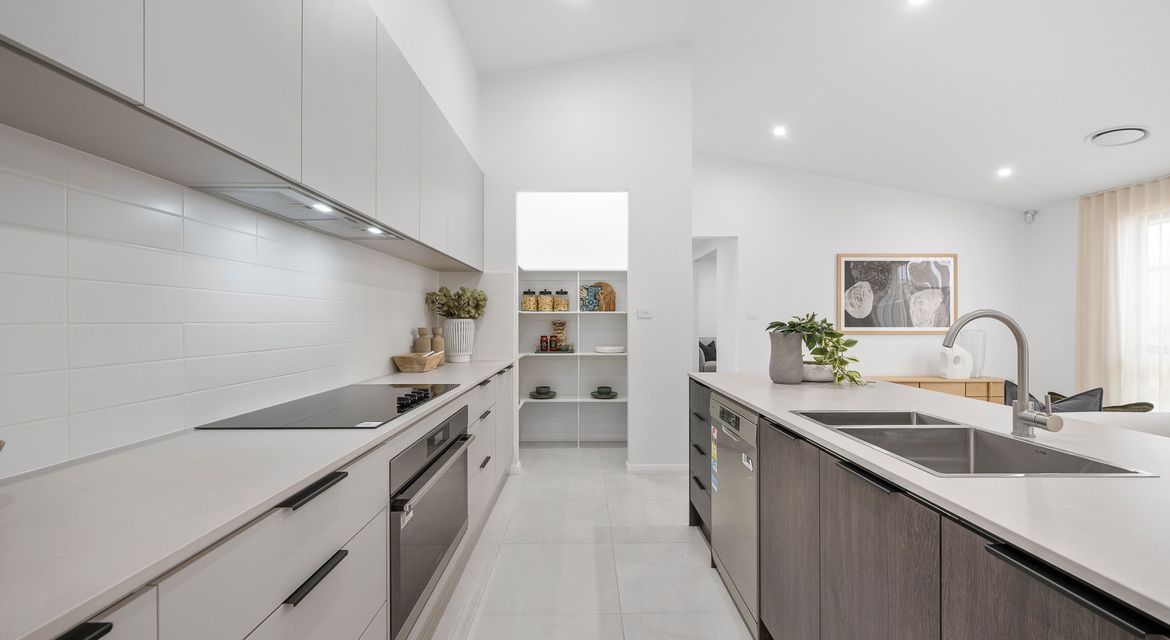 Oran Park 37 Allambie Circuit