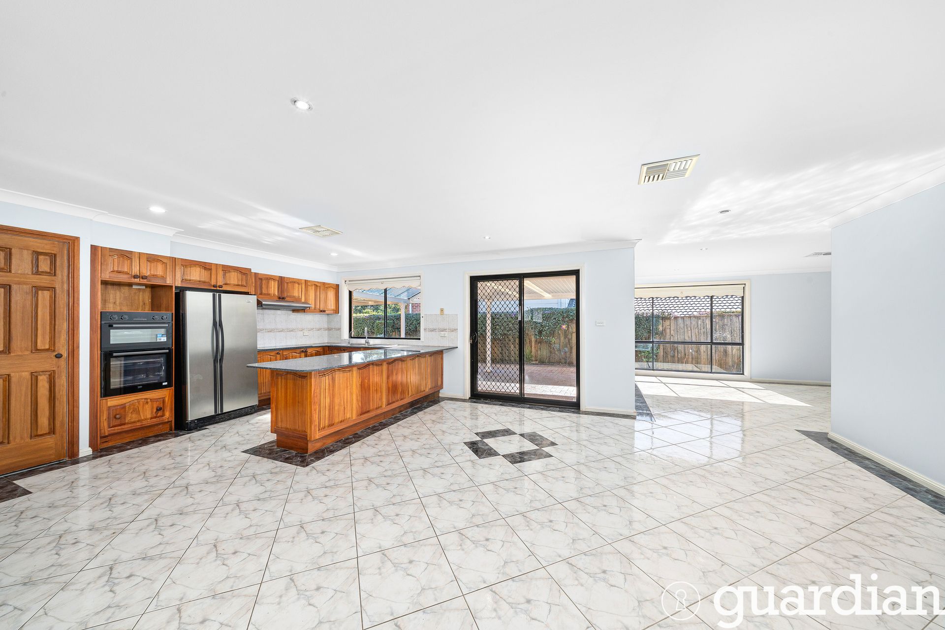 16 Ravensbourne Circuit Dural NSW, Dural - Thumbnail 3