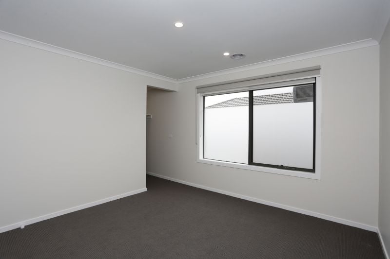 62 Cravens Road, Mernda