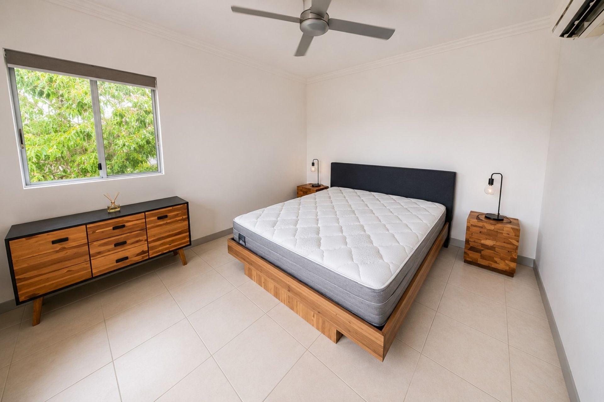 4/11 Eshelby Drive Cannonvale QLD, Cannonvale - Image 1
