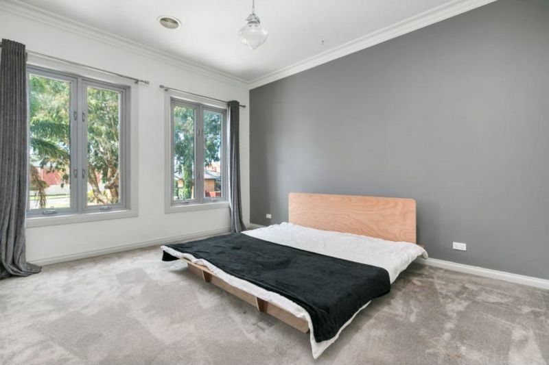 10 Wattlebird Crescent, Reservoir