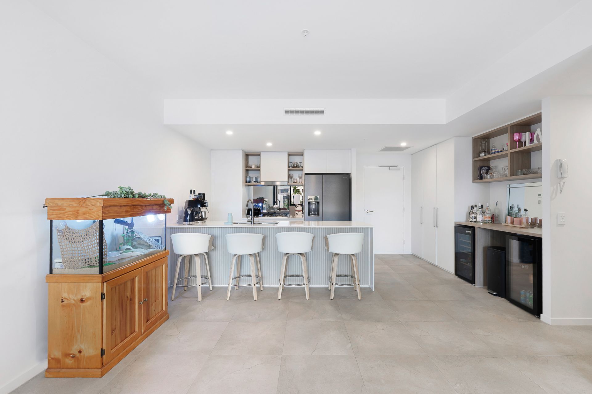 1102/6 Athena Boulevard, Hope Island QLD 4212, Hope Island - Thumbnail 2