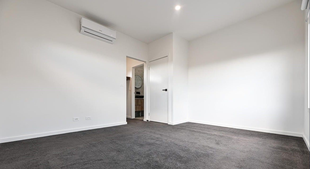Two Bedroom Spacious Townhouse!