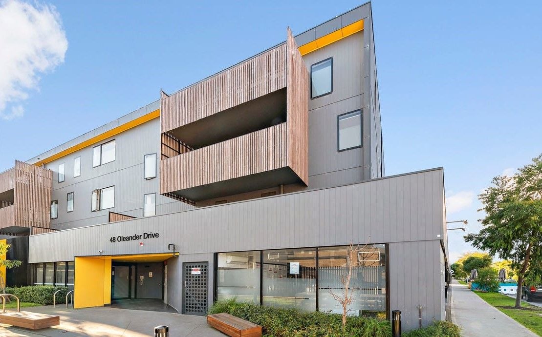 STYLISH UNIT, GREAT LOCATION