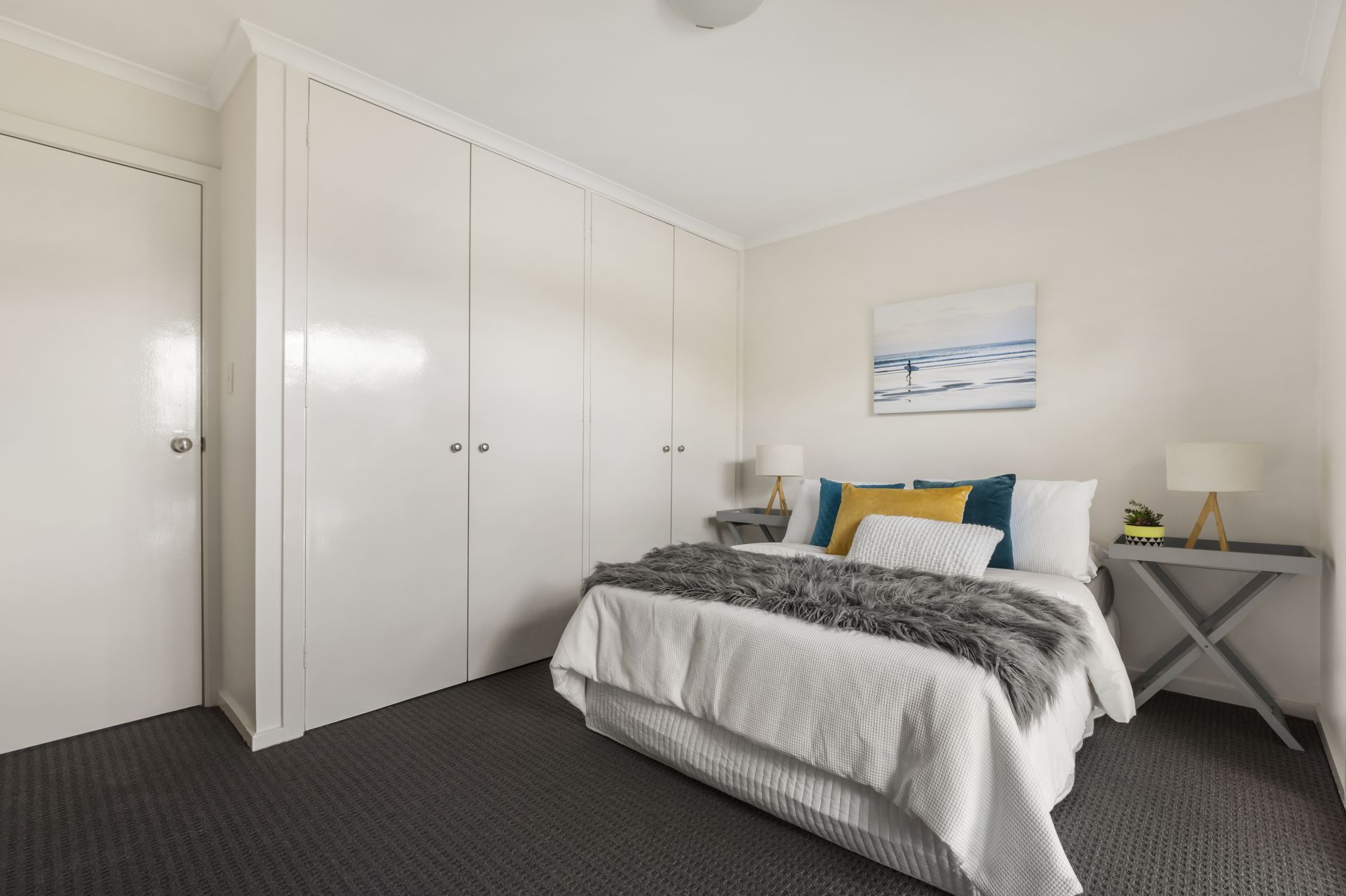 Stylish Living in Serene Location
