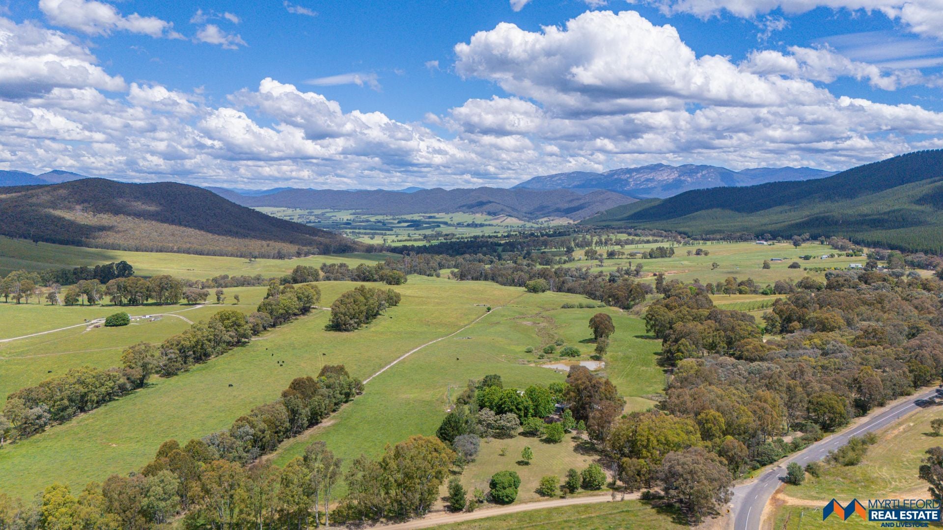 10 Hicks Road, MYRTLEFORD, Myrtleford - Thumbnail 2
