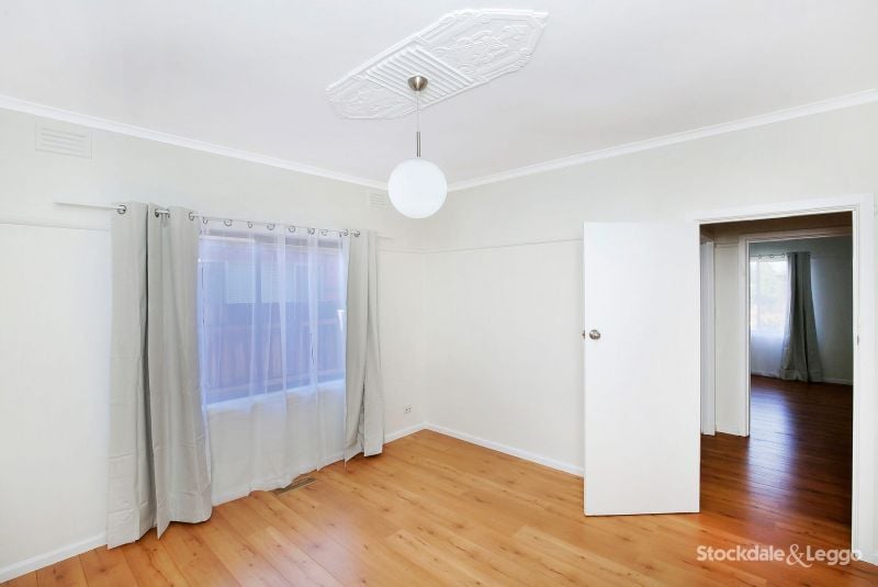 8 Waratah Street, Thomastown