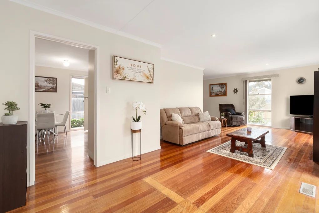 Charming Family Haven: Spacious, Secure, and Convenient