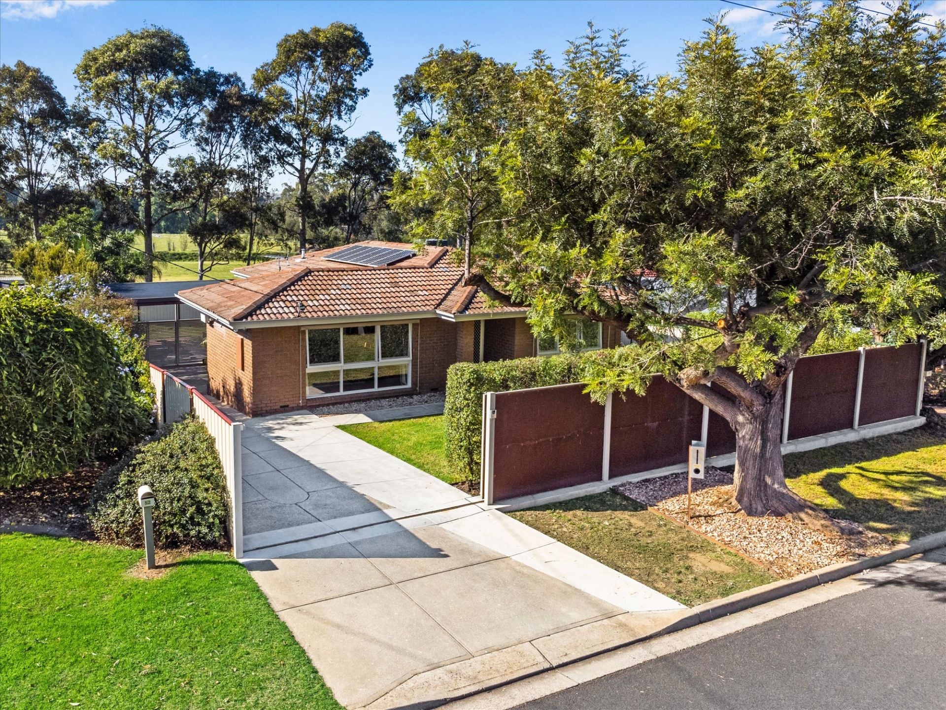 50 Beresford Crescent, Darley, Darley - Thumbnail 2