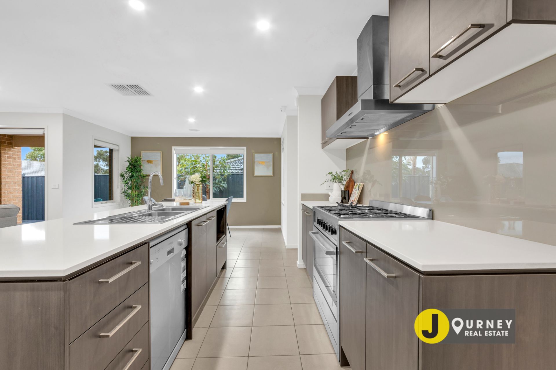 20 Thunderbolt Drive, Cranbourne East VIC, Cranbourne East - Thumbnail 8