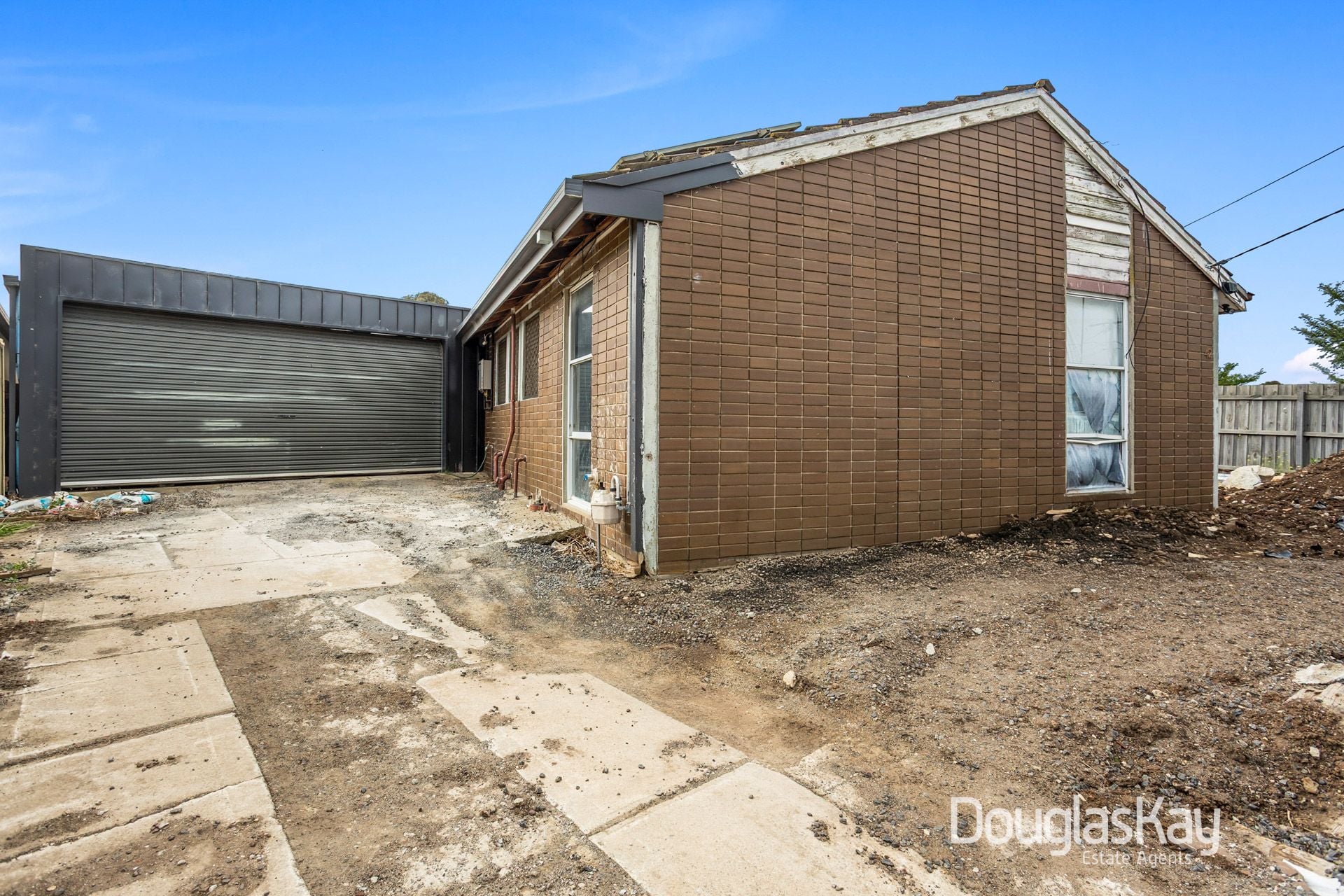 42 Talintyre Road, Sunshine West VIC, Sunshine West - Thumbnail 2