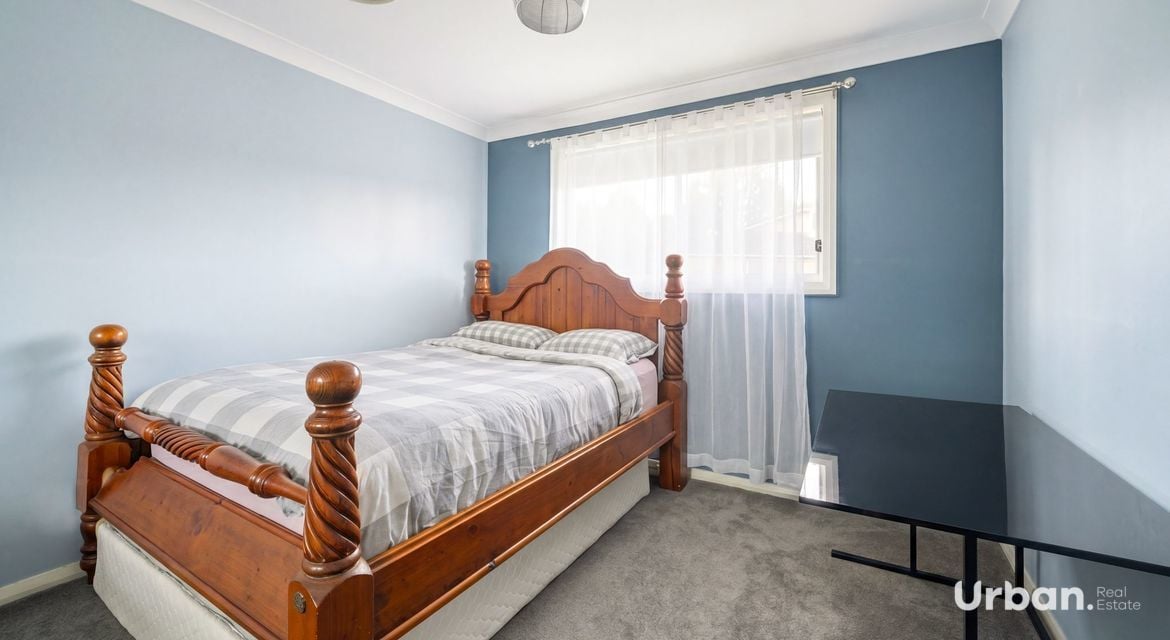 Ambarvale 8 Sikes Place