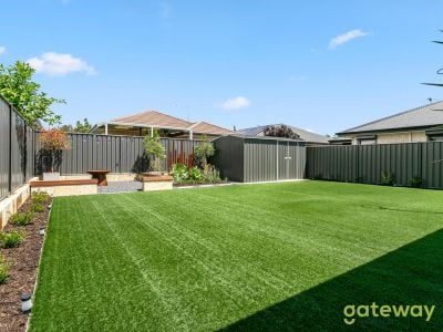 68 Mornington Crescent, Wandi
