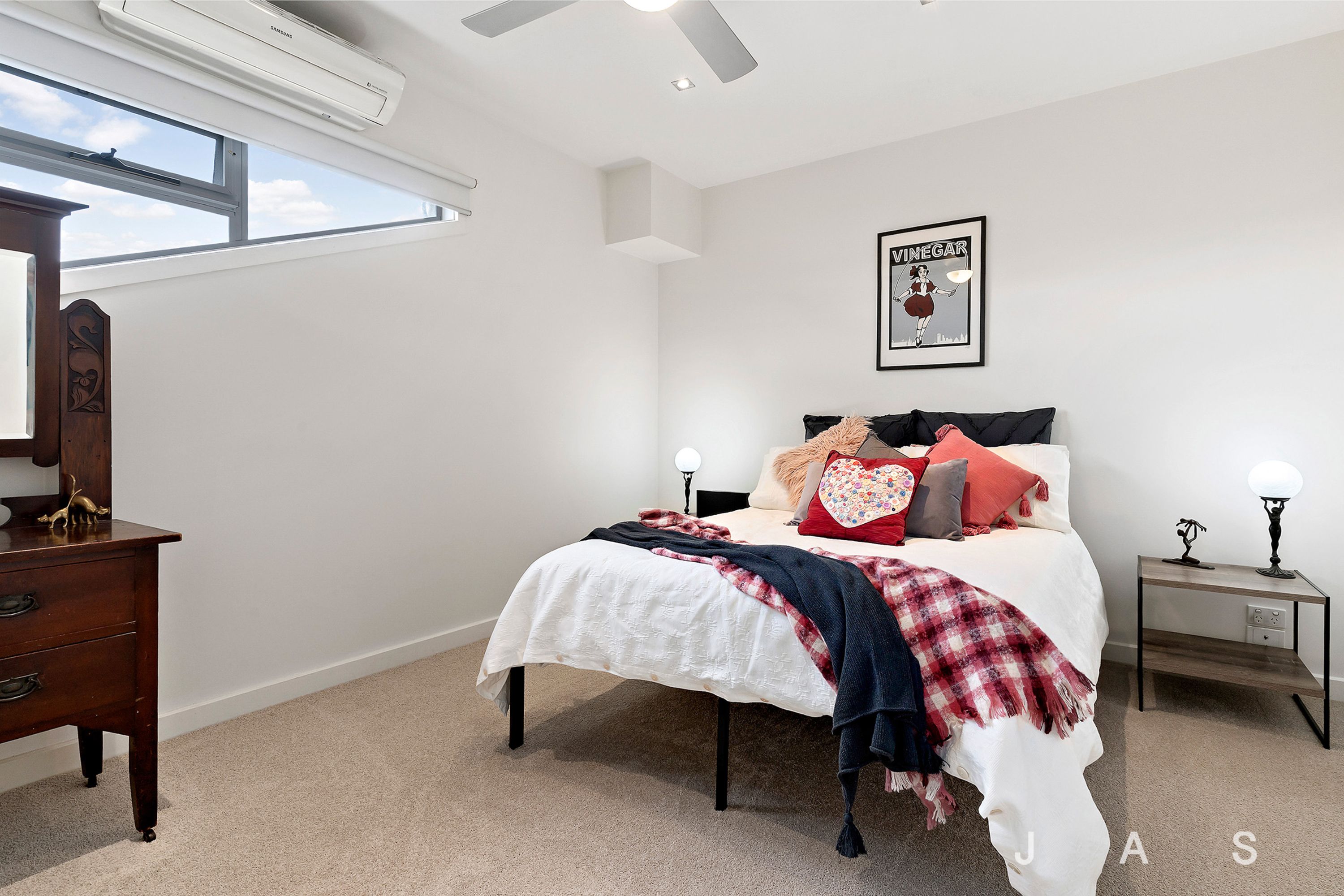 1 Douglas Street, Altona North, Altona North - Thumbnail 8
