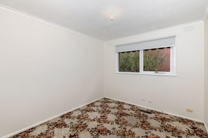 16 Avondale Road, Lalor