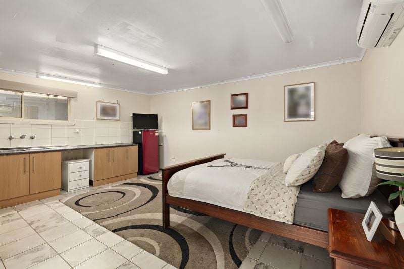 13 Ruthven Crescent, Lalor