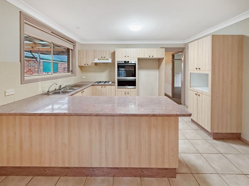 Well-Presented Family Home in the Popular Cascades Estate