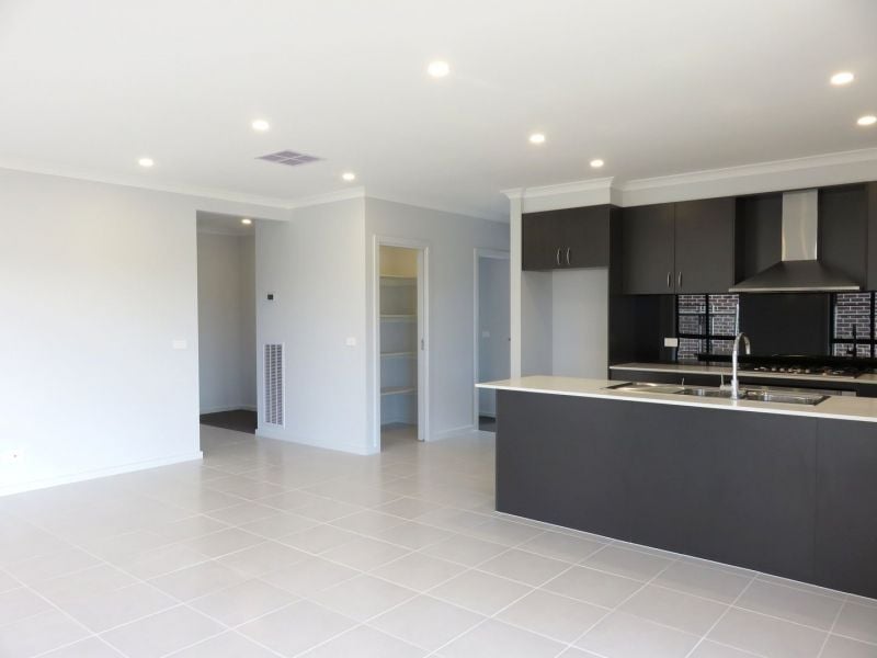 16 Liddiard Way, Mickleham