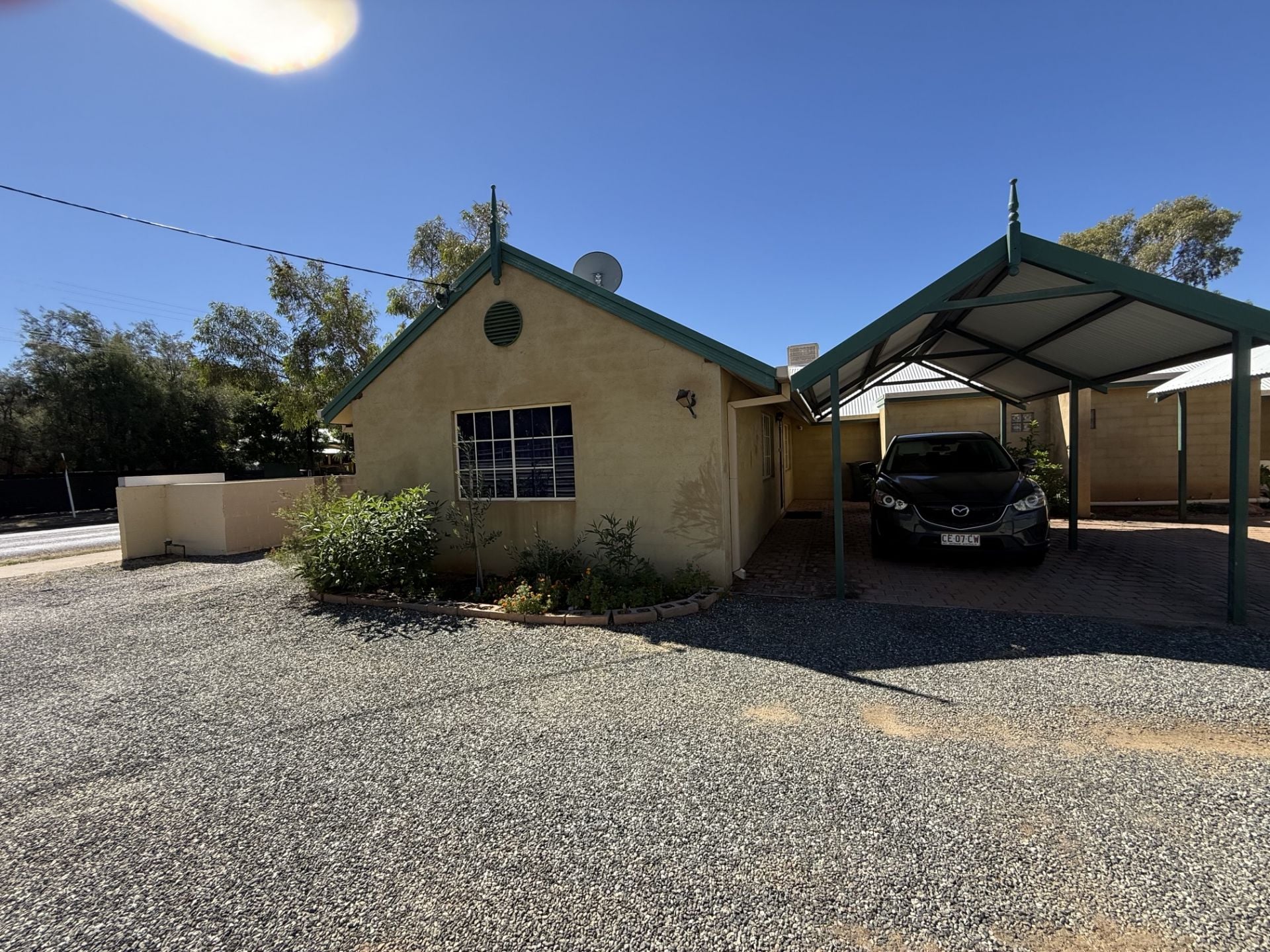 1/16 Undoolya Road East Side NT, East Side - Thumbnail 2
