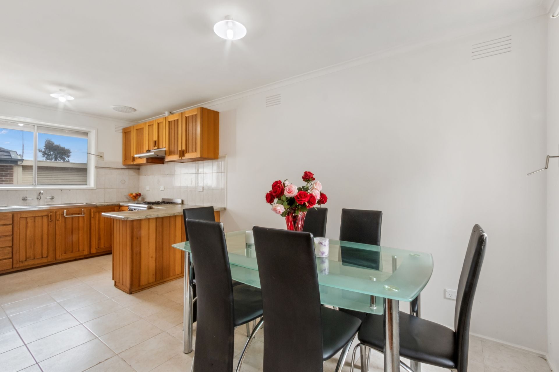 Discover Exceptional Family Living in the Heart of Lalor