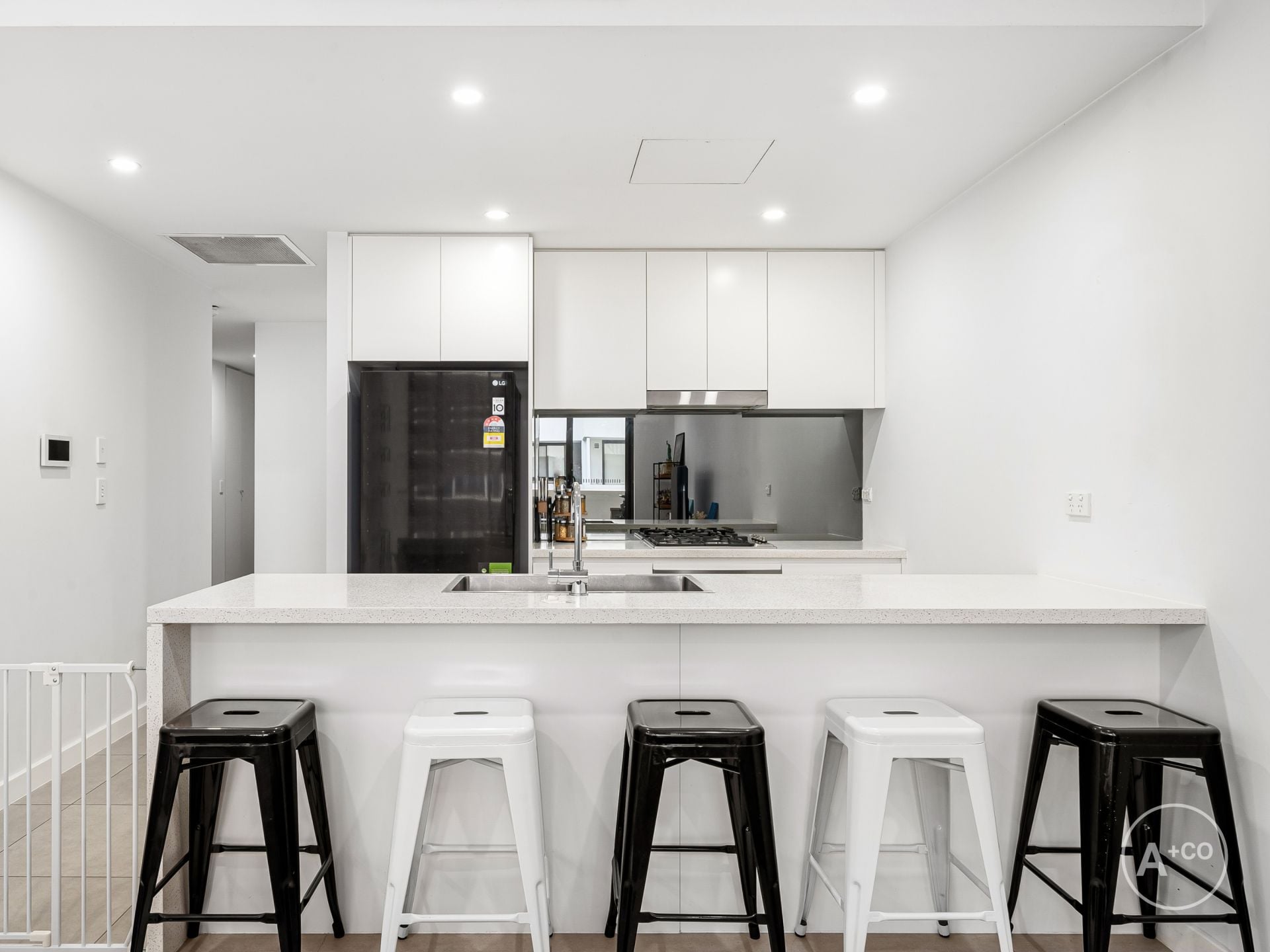 105/2 Saxby Close, Botany, Botany - Thumbnail 5