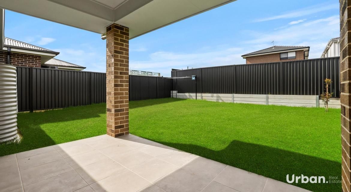 Austral 15 Parhelion Street