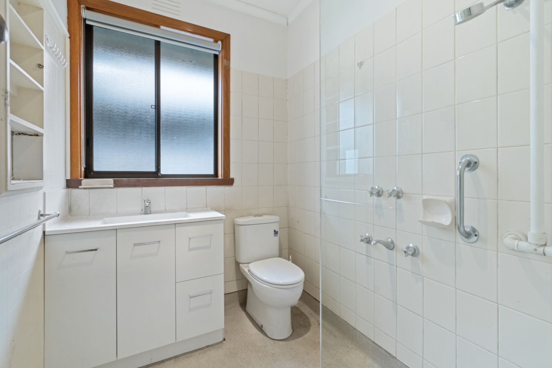 3 Bedroom House with Big Backyard!