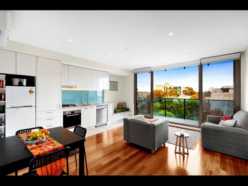 602/42 Wilson Street, South Yarra - Thumbnail 2