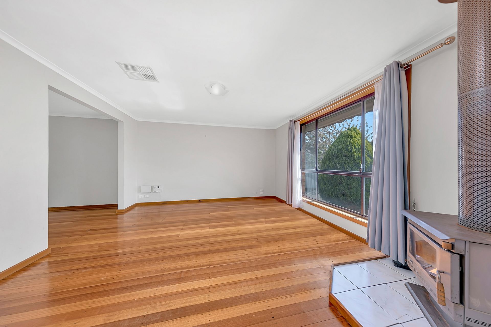 An Immaculate Home With Oversized Garage