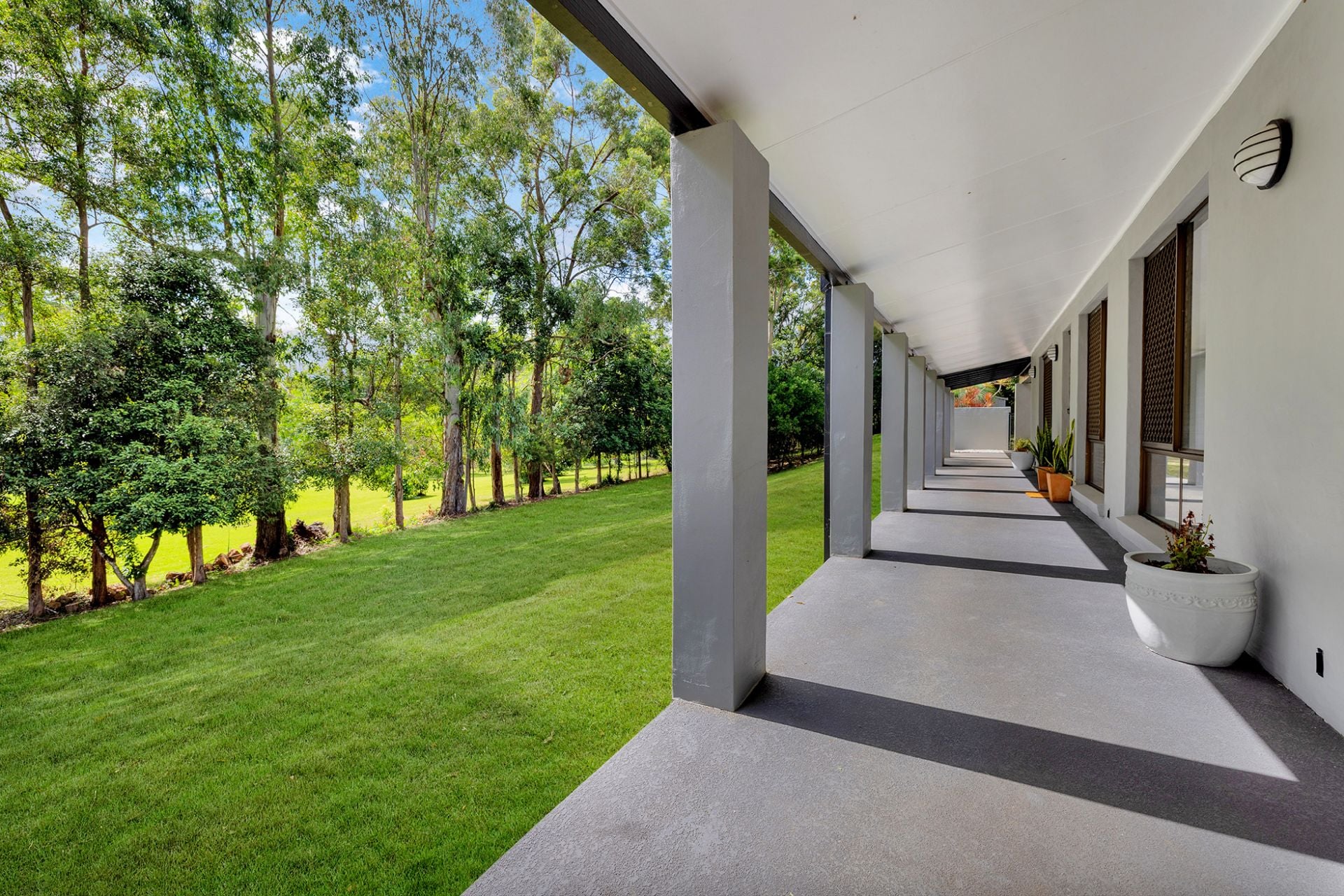 1 Willow Tree Drive, Chilcotts Grass - Thumbnail 3