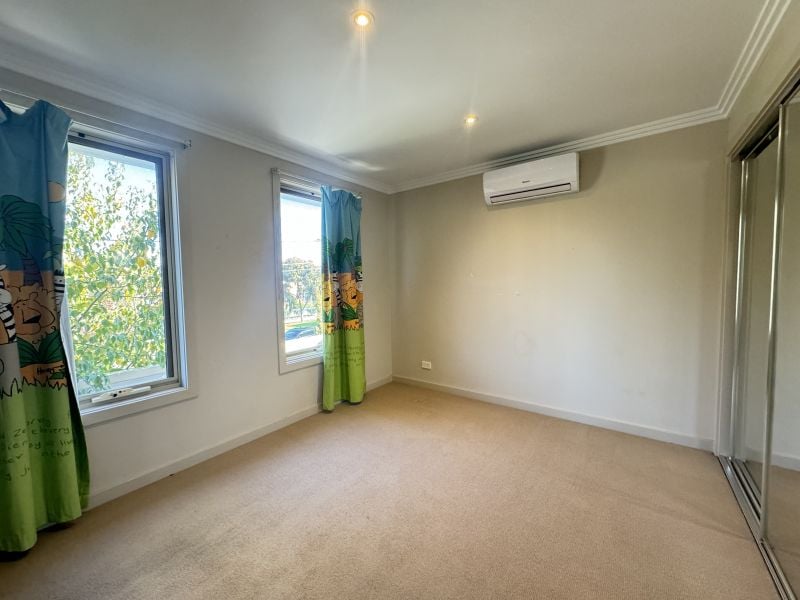 1/76 Strathmerton Street, Reservoir