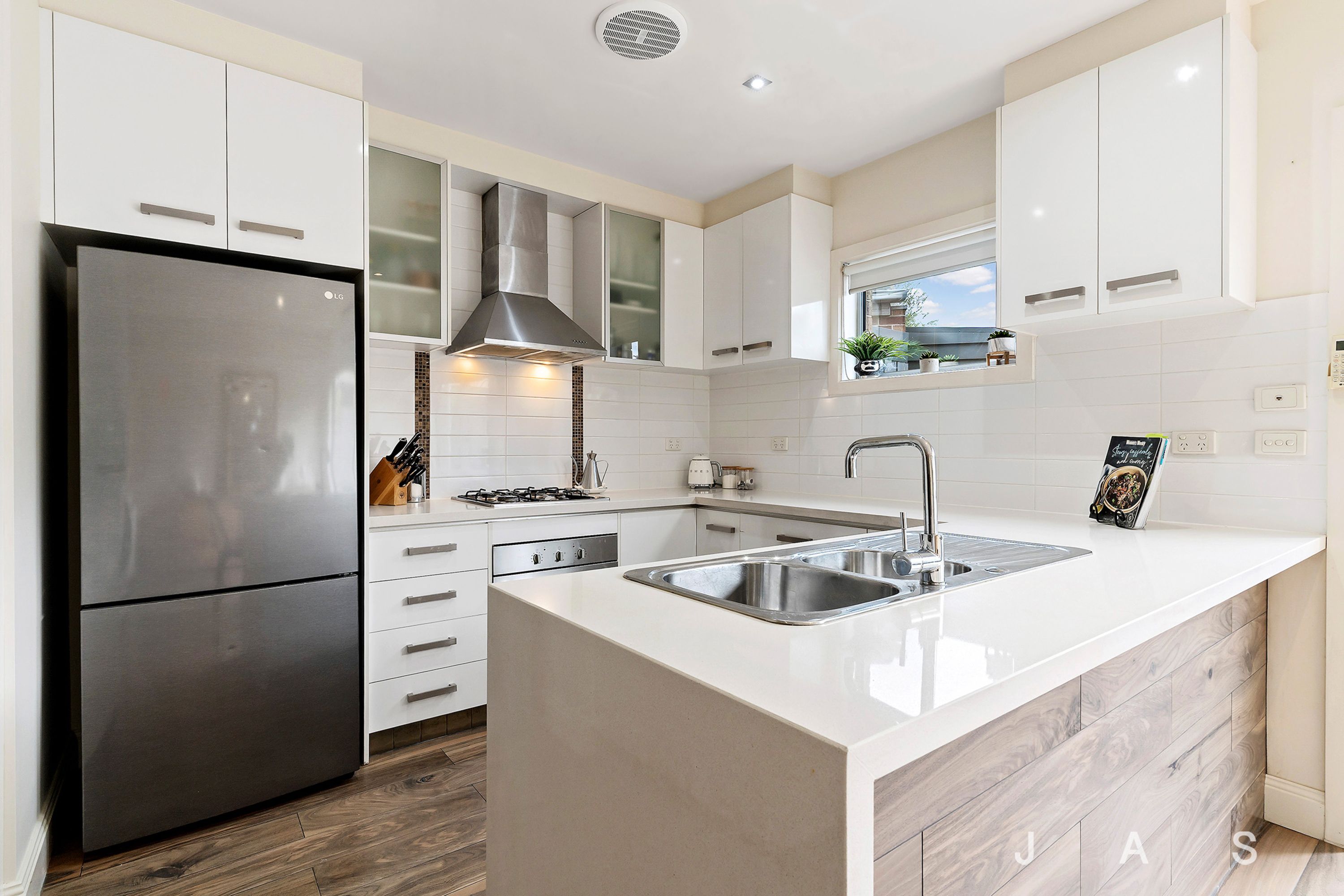 1 Douglas Street, Altona North, Altona North - Thumbnail 3