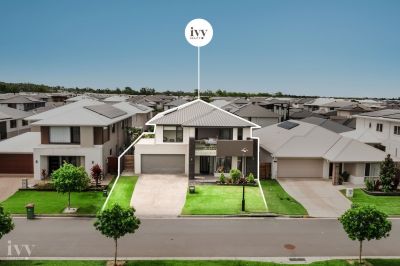 Majestic Family Home In The Surrounds Community