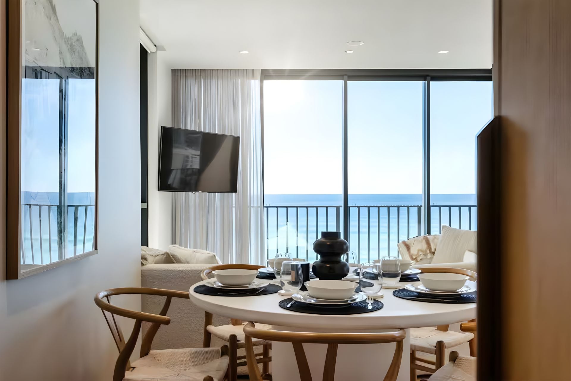705/4 Seventeenth Avenue, Palm Beach - Image 1