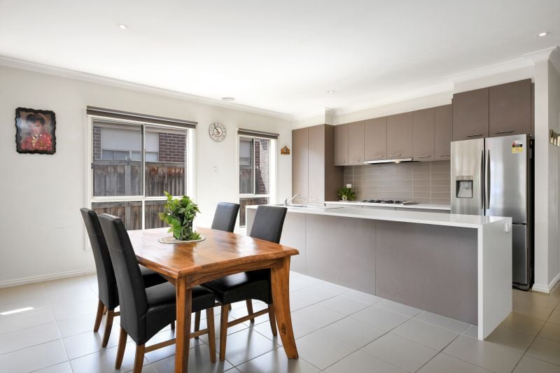 13 Jenolan Way, South Morang