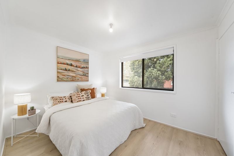 4 Moore Close, Mill Park