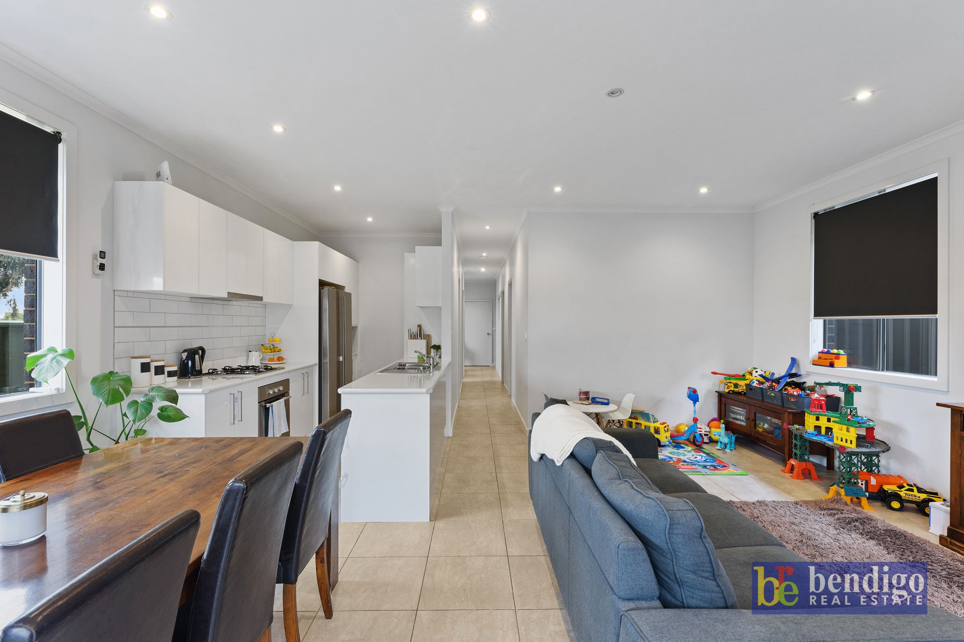 8a Houlahan Street Flora Hill VIC, Hill - Thumbnail 3