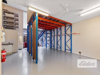 OFFICE/SHOWROOM IN THE HEART OF MILTON