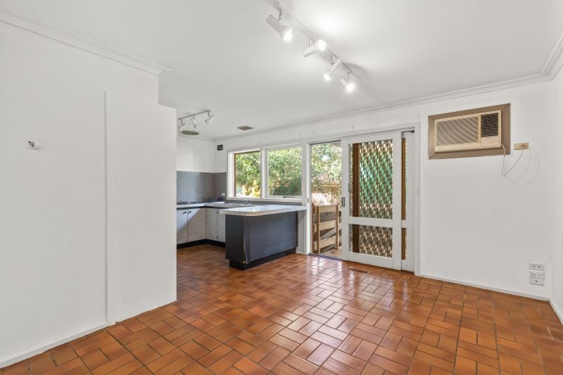 41 Warriparri Crescent, Greensborough