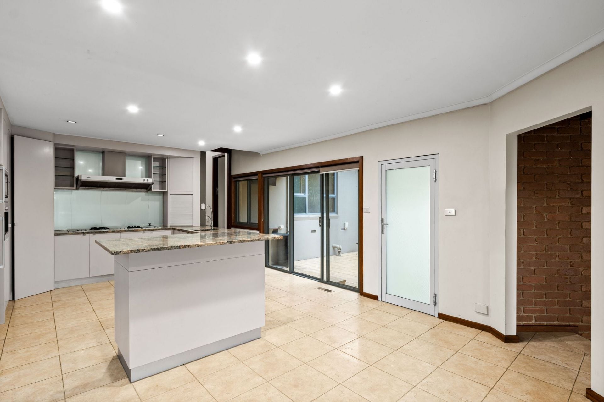16 Gardiner Court, Mill Park, Mill Park - Thumbnail 6