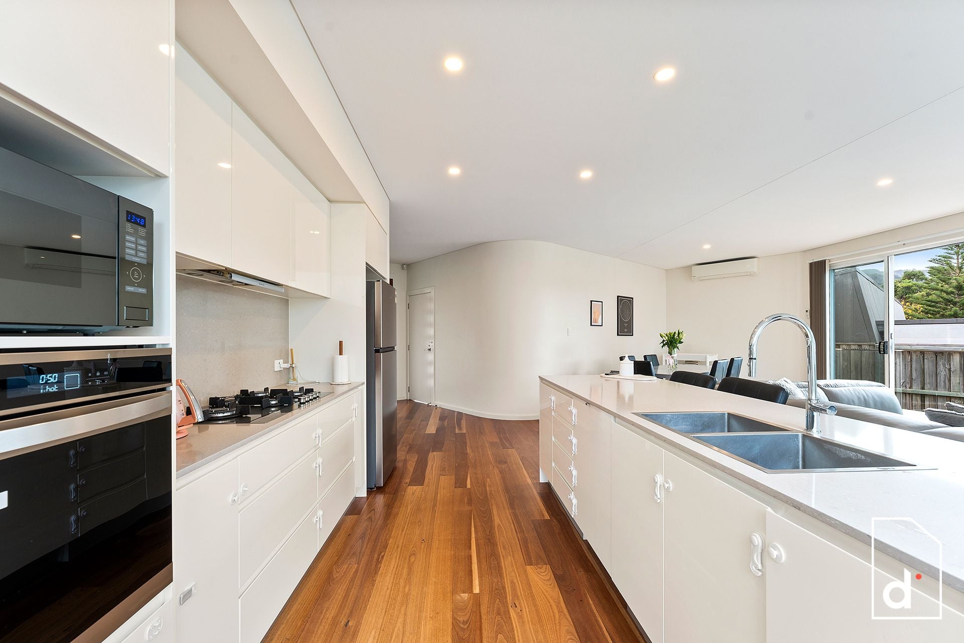 1/33 William Davies Drive, Figtree NSW