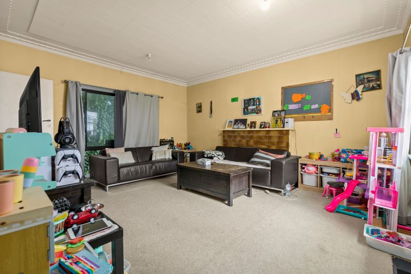 44 Keats Avenue, Kingsbury