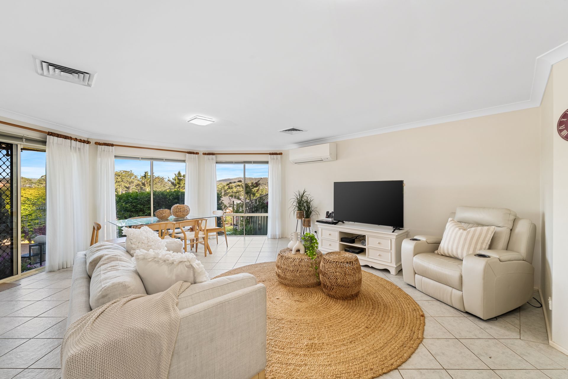 2 Stewart Brougham Close, Lisarow, Lisarow - Thumbnail 4