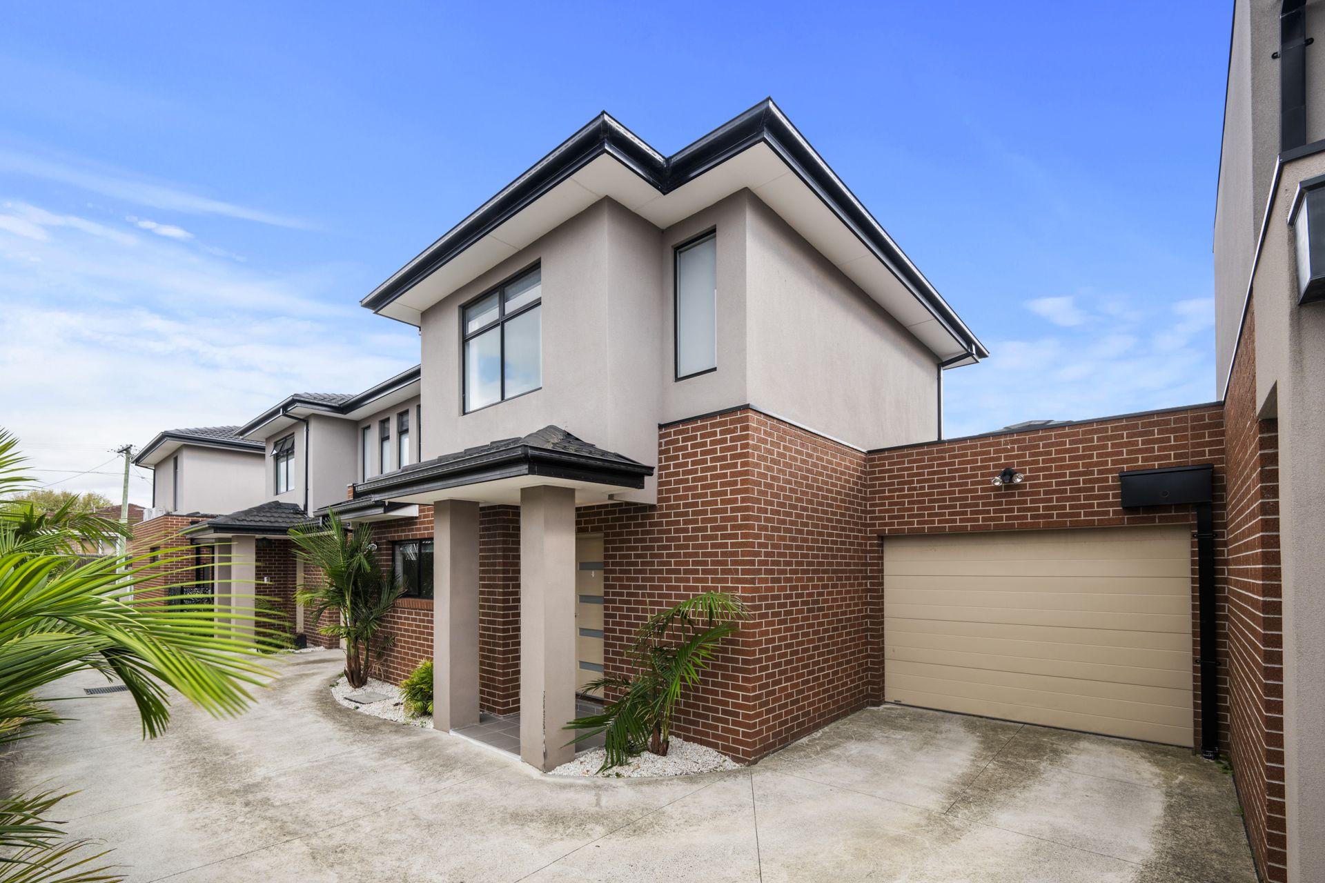 Modern 2 Bedroom Townhouse