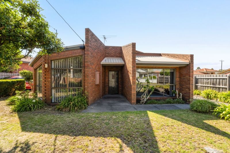 1/2 Lane Crescent, Reservoir