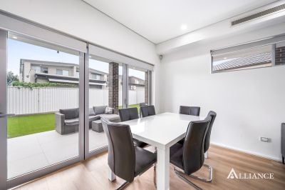 16 Grieve Crescent, Milperra NSW, Milperra - Thumbnail 4