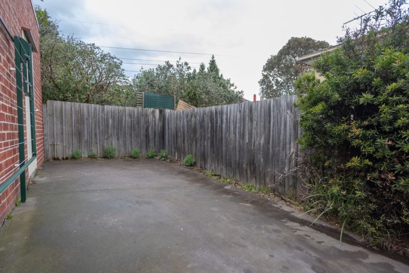2/58 Livingstone Street, Coburg North