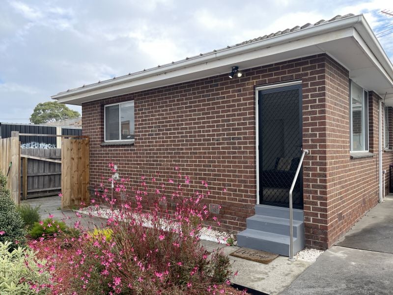 8/25 Newton Crescent, Lalor