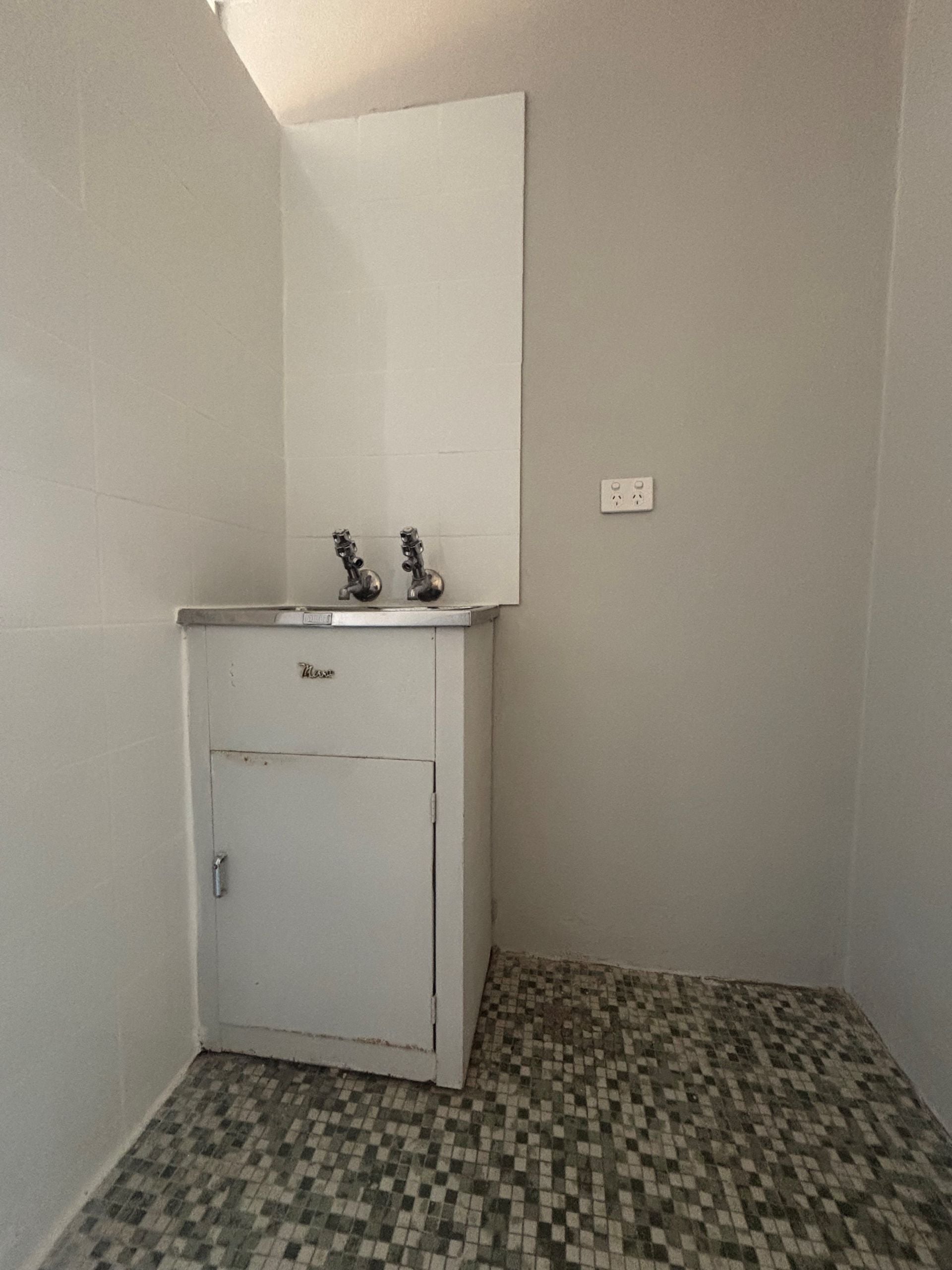 Apartment Living in the Heart of Ivanhoe – Close to Shops & Amenities